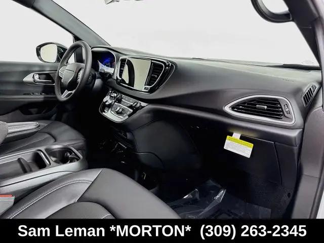 2027 Chrysler Pacifica LX
