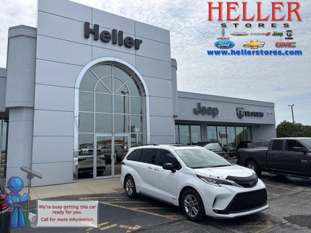 2021 Toyota Sienna XSE for sale in El Paso, IL