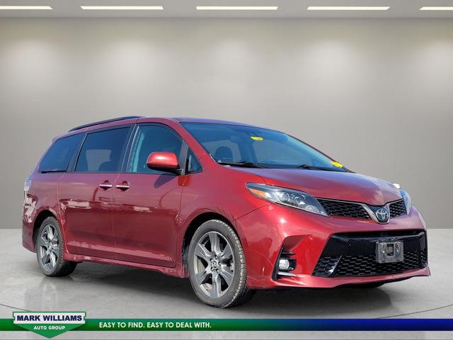 2018 Toyota Sienna SE 8 Passenger for sale near Cincinnati, OH