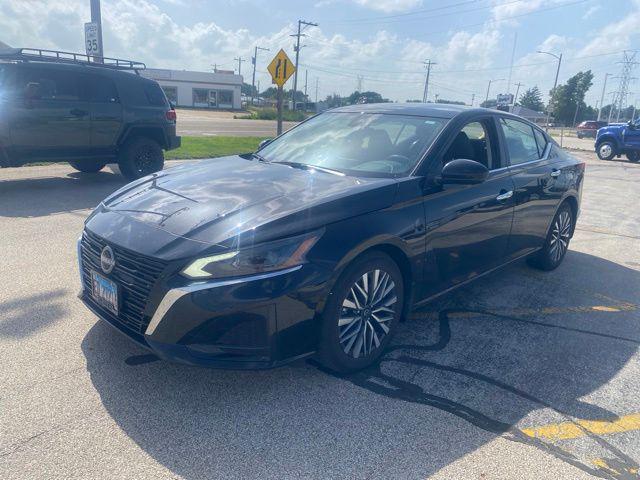 2023 Nissan Altima SV FWD for sale in Bloomington, IL