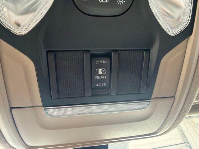 2021 Ram 1500 Big Horn Crew Cab 4x4 5'7" Box