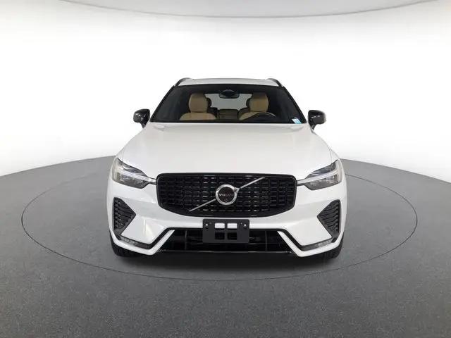 2025 Volvo XC60 B5 Ultra
