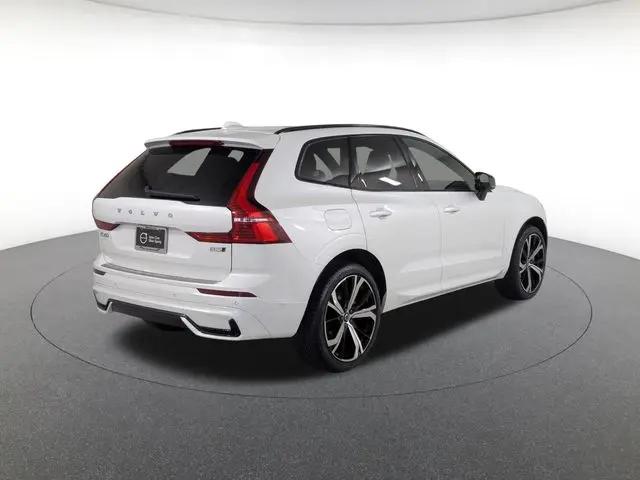 2025 Volvo XC60 B5 Ultra
