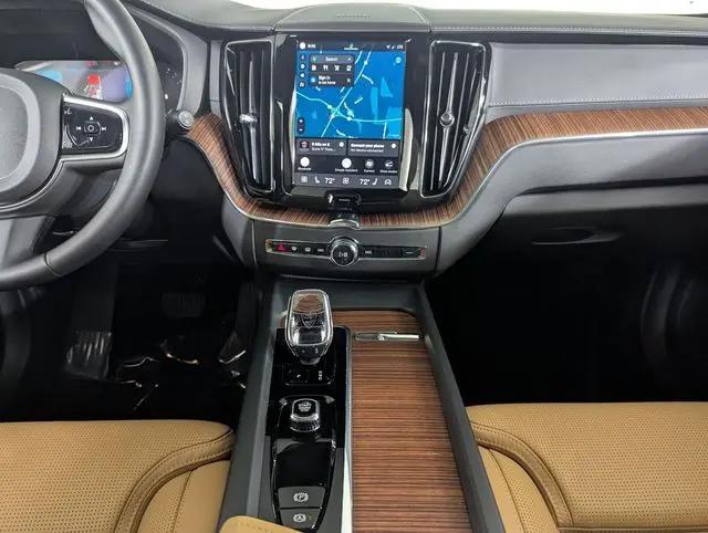 2025 Volvo XC60 B5 Ultra