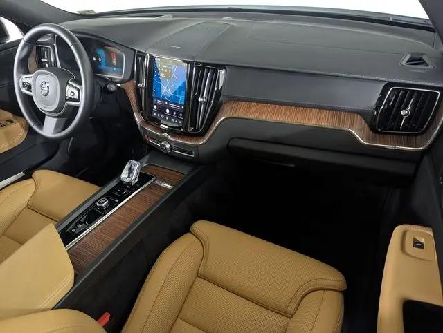 2025 Volvo XC60 B5 Ultra