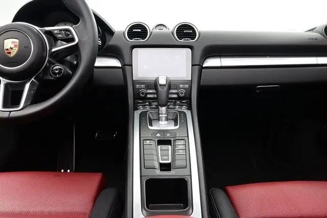 2025 Porsche 718 Boxster S
