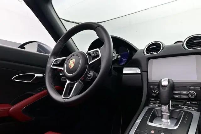 2025 Porsche 718 Boxster S