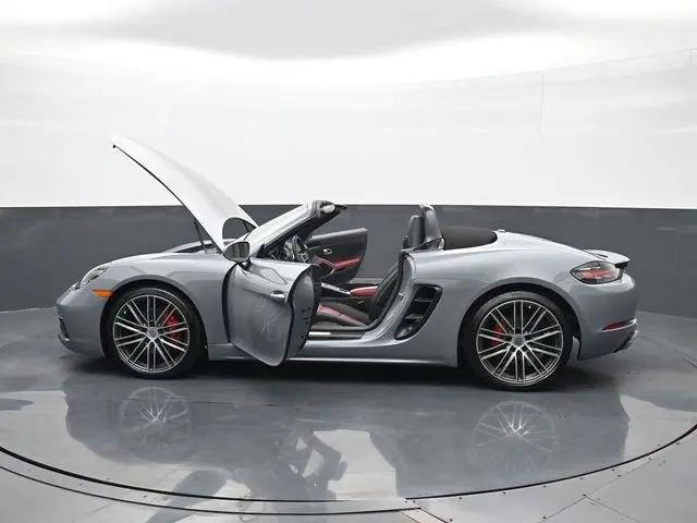 2025 Porsche 718 Boxster S