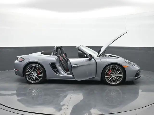 2025 Porsche 718 Boxster S