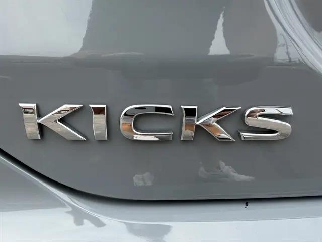 2021 Nissan Kicks SV Xtronic CVT