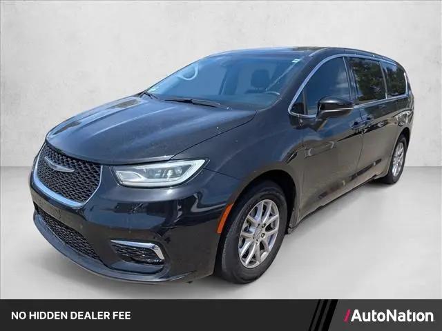 2023 Chrysler Pacifica Touring L for sale in Hayward, CA