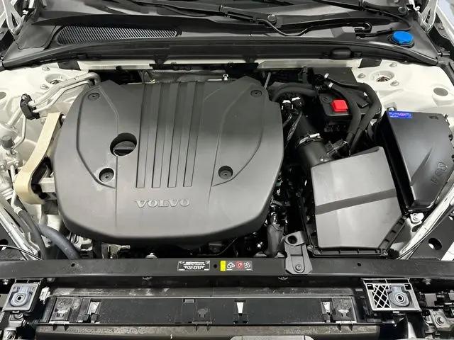 2023 Volvo S60 B5 Plus Black Edition