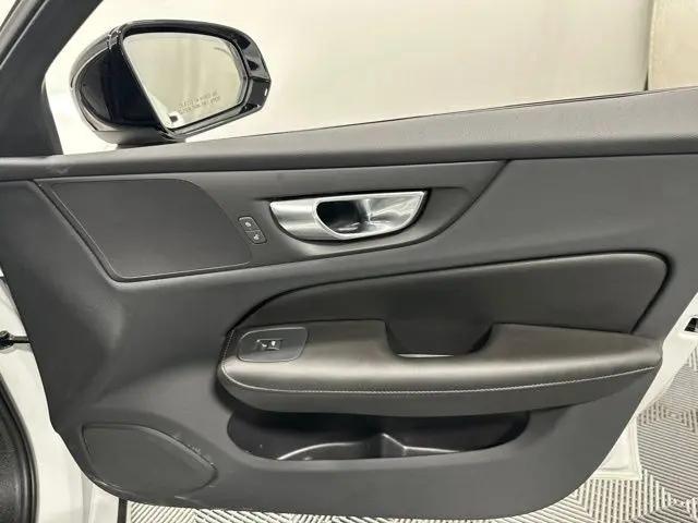 2023 Volvo S60 B5 Plus Black Edition
