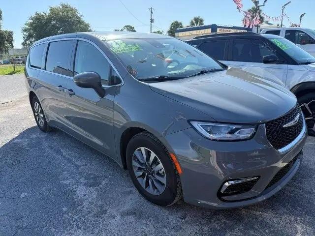 2023 Chrysler Pacifica Hybrid Touring L for sale in Punta Gorda, FL