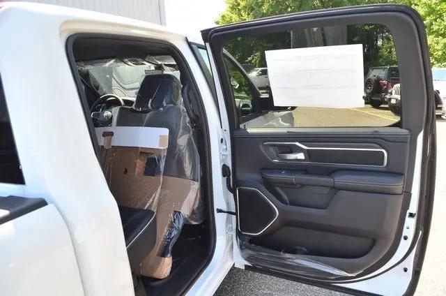 2026 Ram 1500 Laramie Crew Cab 4x4 5'7" Box