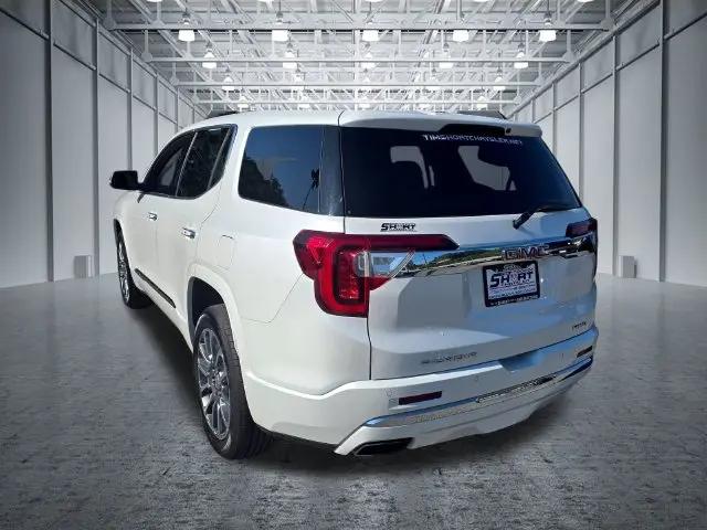 2022 GMC Acadia AWD Denali