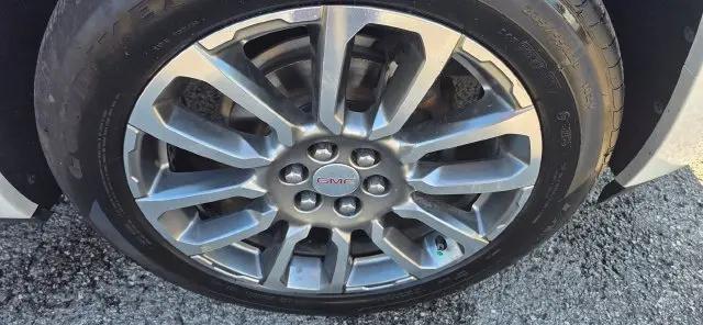 2022 GMC Acadia AWD Denali