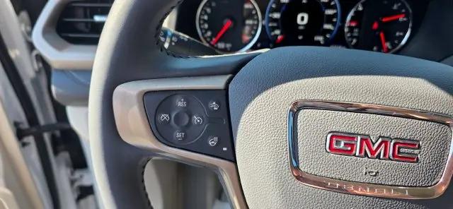 2022 GMC Acadia AWD Denali