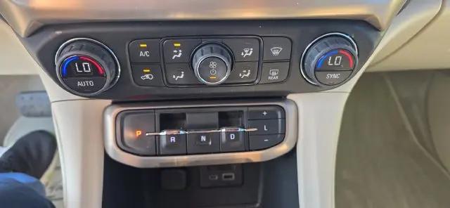 2022 GMC Acadia AWD Denali