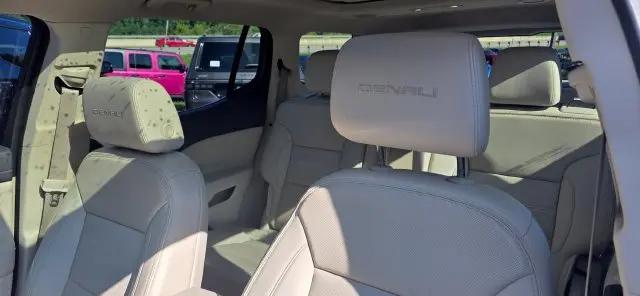 2022 GMC Acadia AWD Denali