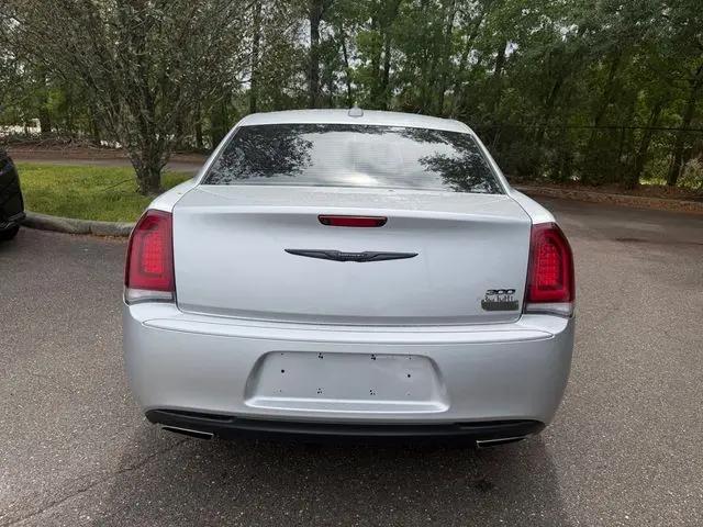 2021 Chrysler 300 Touring