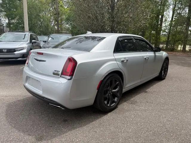 2021 Chrysler 300 Touring