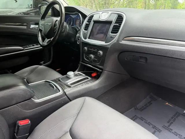 2021 Chrysler 300 Touring