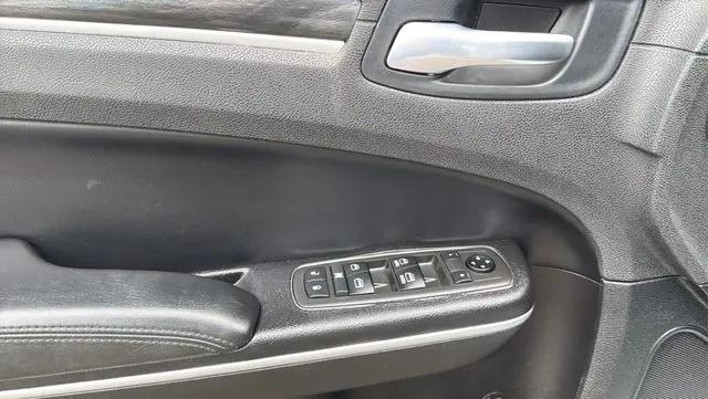 2021 Chrysler 300 Touring