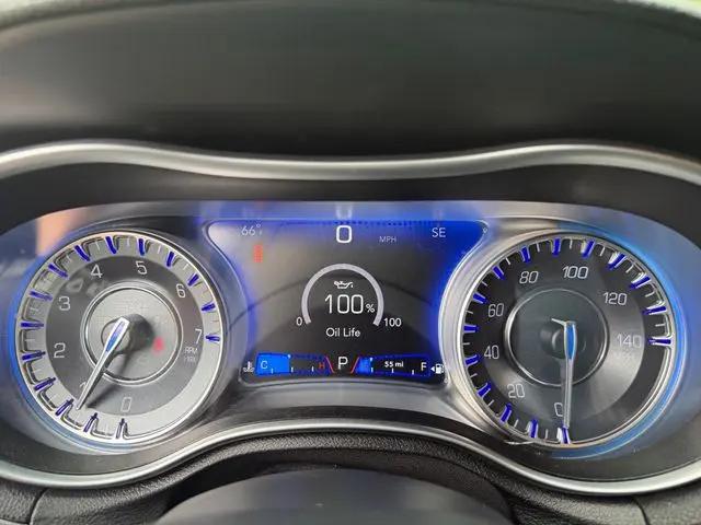 2021 Chrysler 300 Touring
