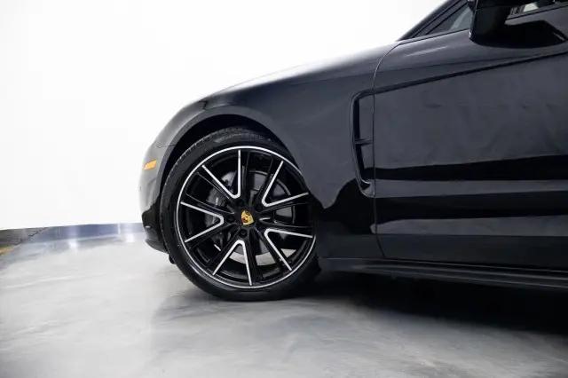 2018 Porsche Panamera 4