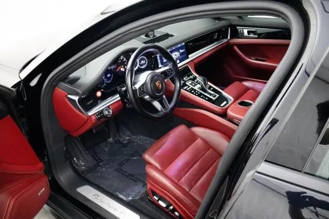 2018 Porsche Panamera 4