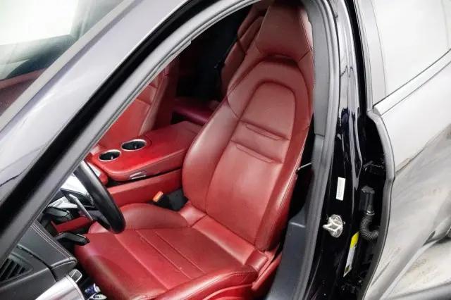 2018 Porsche Panamera 4