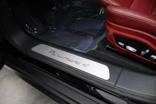 2018 Porsche Panamera 4