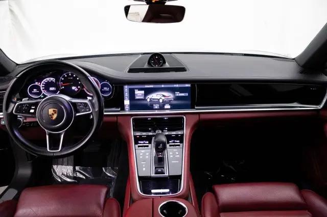 2018 Porsche Panamera 4