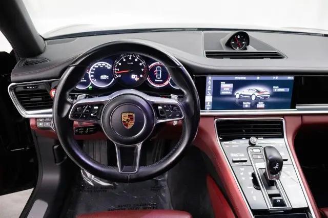 2018 Porsche Panamera 4