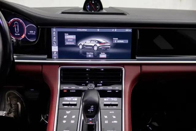 2018 Porsche Panamera 4