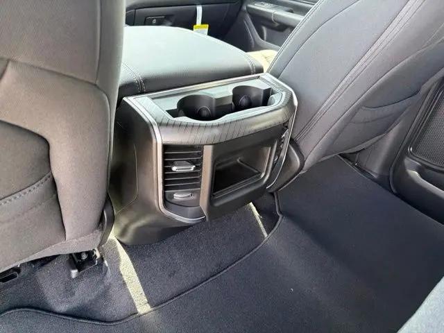 2026 Ram 1500 Express Crew Cab 4x4 57 Box