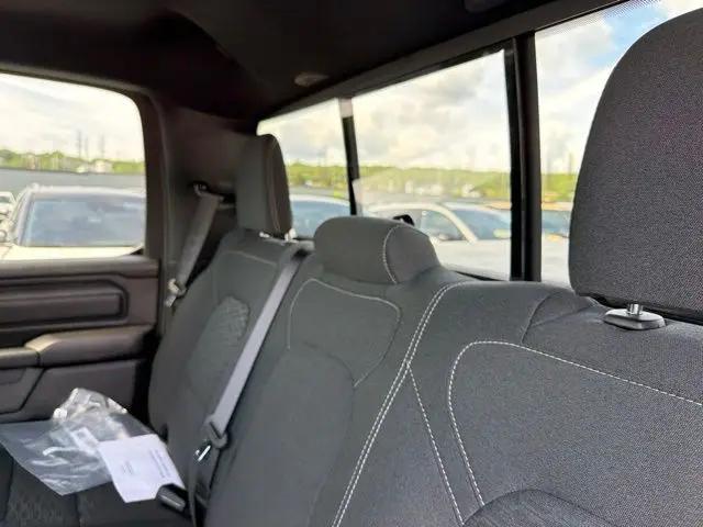 2026 Ram 1500 Express Crew Cab 4x4 57 Box