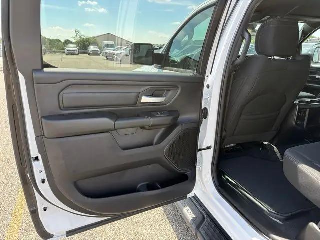 2026 Ram 1500 Express Crew Cab 4x4 57 Box