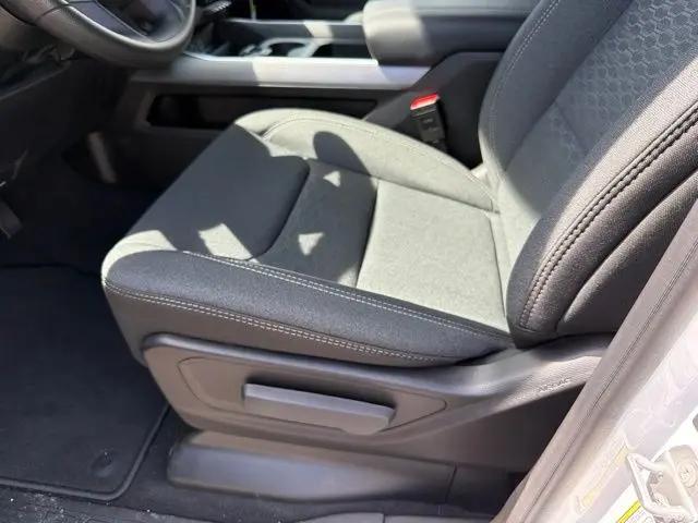 2026 Ram 1500 Express Crew Cab 4x4 57 Box