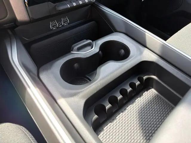 2026 Ram 1500 Express Crew Cab 4x4 57 Box