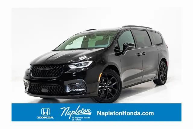2025 Chrysler Pacifica Limited for sale in St. Peters, MO