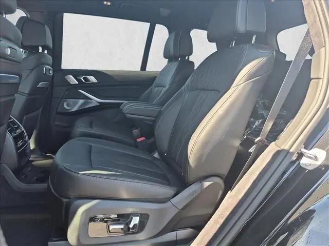 2027 BMW X7 M60i