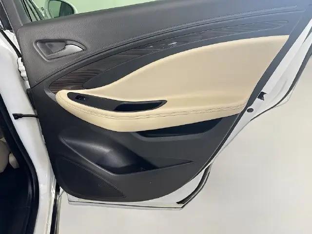 2020 Buick Envision FWD Essence