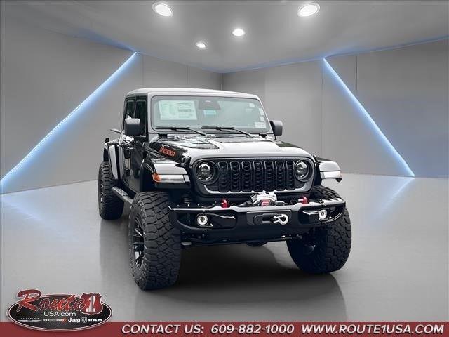2026 Jeep Gladiator GLADIATOR SHADOW OPS 4X4 2026 Jeep Gladiator GLADIATOR SHADOW OPS 4X4