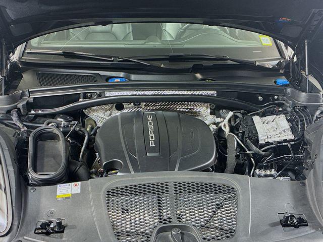 2021 Porsche Macan Base