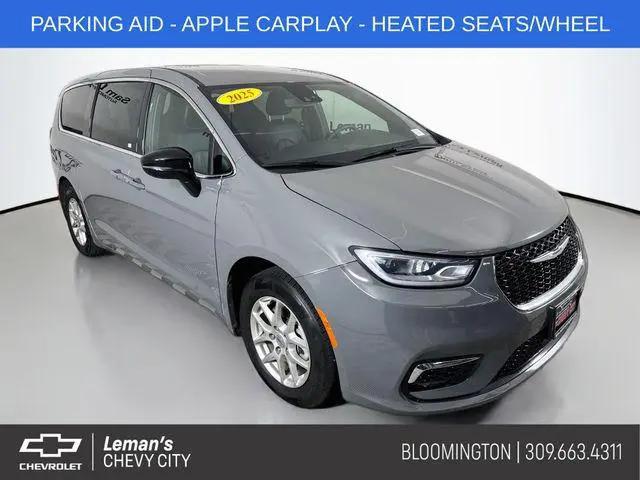 2025 Chrysler Pacifica Select for sale in Bloomington, IL