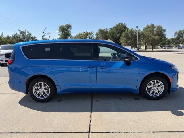 2027 Chrysler Pacifica PACIFICA SELECT