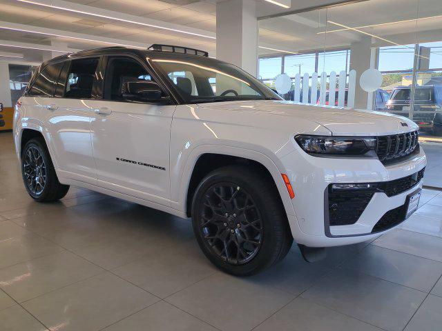 2027 Jeep Grand Cherokee GRAND CHEROKEE SUMMIT 4X4 2027 Jeep Grand Cherokee GRAND CHEROKEE SUMMIT 4X4