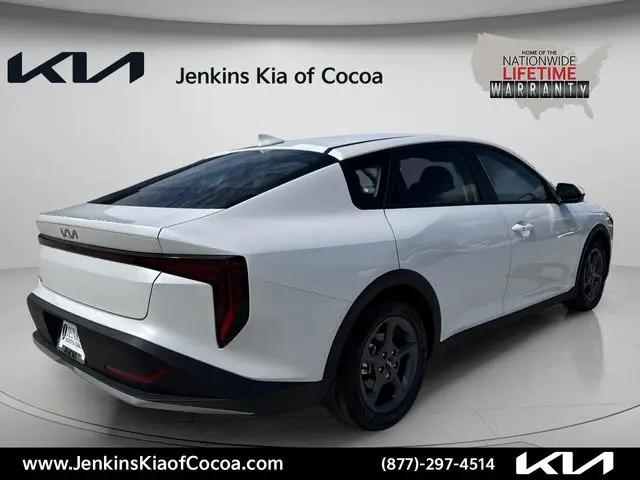 2026 Kia K4 LXS